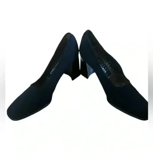 Stuart Weitzman Size 5.5 Vintage Block Heels Slip-On Casual‎ Fabric Covered Pump thumbnail 2