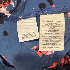 NWOT RACHEL Rachel Roy Blue Floral Flutter Sleeve Blouse Size Large thumbnail 7