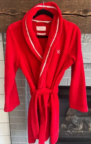 Victoria's Secret Plush Red Cozy Bath Robe Women Size S/P EUC thumbnail 1