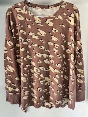 Wonderly NWT Women's L Animal Print Tunic Top Long Sleeve Side Slits Relaxed Fit thumbnail 2