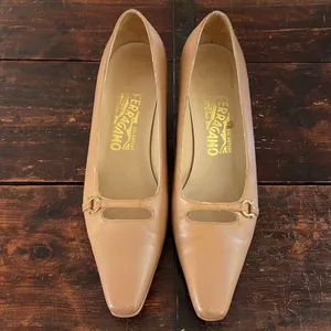 Salvatore Ferragamo Tan Mary Jane Kitten Heels Size 7.5 thumbnail 4