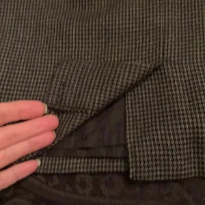 Briggs New York stylish black and grey houndstooth fully lined skirt EUC thumbnail 6