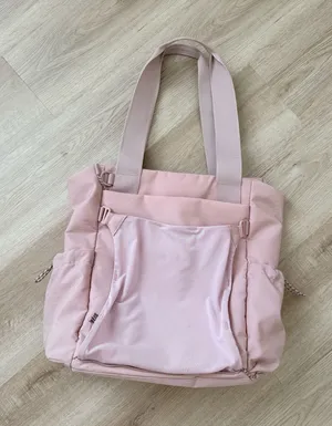 BEIS The Sport Tote in Atlas Pink thumbnail 1