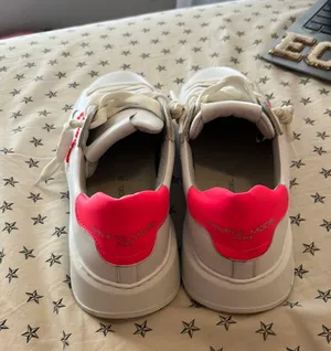 Revolve Sneakers thumbnail 3