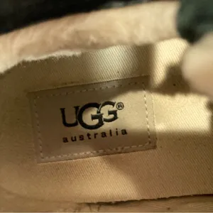 UGG Laela Sherpa lined sneakers zebra print calf‎ hair size 7.5 thumbnail 2