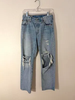 Levi’s Women’s 501 ‘90s Denim Jeans 25” Light Wash  thumbnail 2