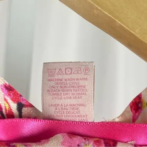 Victoria's Secret Medium Floral Satin Robe Feminine Flowy Pockets thumbnail 8