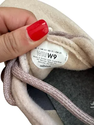 ALLBIRDS Women's Almond Beige Sneaker Size 9 thumbnail 2