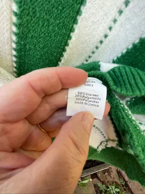 Pretty Garden size S green and white V neck sweater thumbnail 5