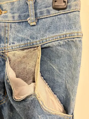 Vintage GUESS by Georges Marciano Two-Tone Jeans from the late 80s or early 90s. thumbnail 6