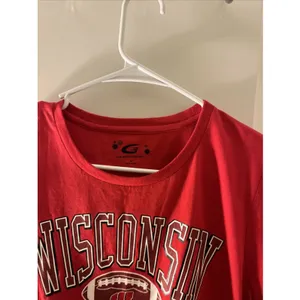 Wisconsin Badgers 2010 Football Schedule T-Shirt G-III For Her Red Womens Size M thumbnail 2