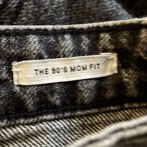 Zara The 90’s Mom Fit jeans Size 8 thumbnail 4