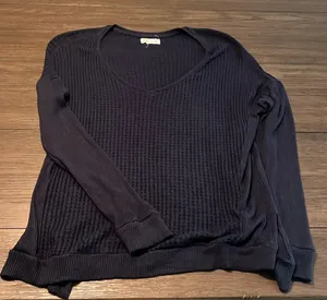 Navy blue v thumbnail 1