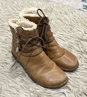 UGG Caspia 1932 Tan Leather Lace Up Ankle Sheepskin Warm Boots Womens Sz 8 thumbnail 1