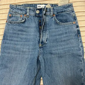 ZARA flare jeans thumbnail 1