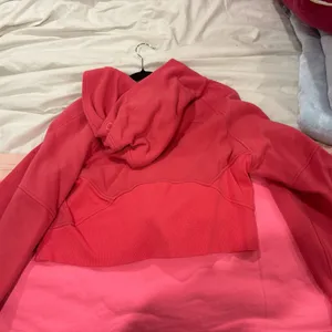 Lululemon Scuba thumbnail 2