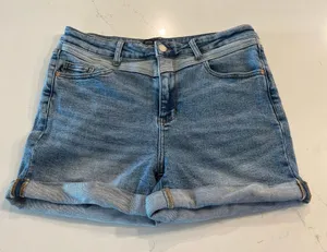 Judy Blue XL Cuffed Jean Shorts‎ thumbnail 1