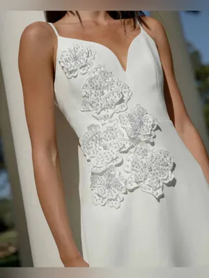 NEW ELLIATT Stella white 3d floral applique A-line bridal maxi gown dress sz M thumbnail 3