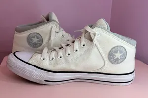 Chuck Taylor All Star Malden Street Lace-Up Sneakers Women's 9 thumbnail 1