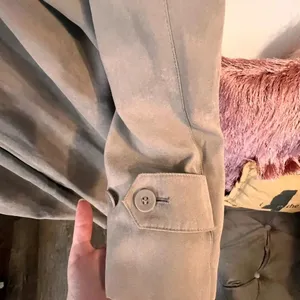 FINAL PRICE London Fog Trench Coat thumbnail 5