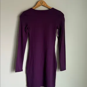 Aritzia NEW Babaton Contour long sleeve bodycon dress in Dewberry Purple XS thumbnail 3