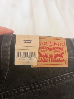 Levi’s High-Waisted Mom Shorts thumbnail 3