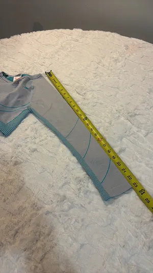 Gymshark Women's Teal and Gray Long Sleeve Crop Top Size Small . Stylish long sleeve crop top by Gymshark. Features a sleek teal and gray design. Perfect for workouts.. NWT thumbnail 9