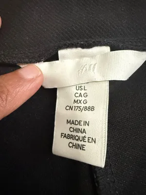 H&M Black High-Waist Tie Belt Dress Shorts thumbnail 3