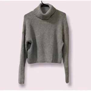 Missguided NWT Women Medium Grey Turtleneck Long Sleeve Knit Crop Top Sweater thumbnail 4