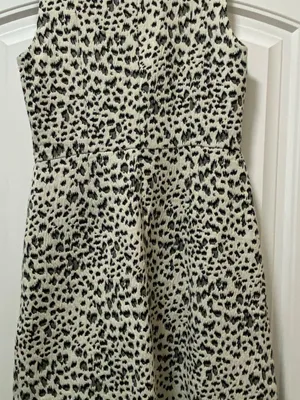 Loft Mock Neck Sleeveless Midi Snow Leopard/Cheetah Print Size 6 Dress thumbnail 3
