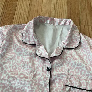 Button Up Pajama Top Womens Small Pink Black Leopard Print Coquette Feminine thumbnail 2