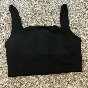 Black cropped tank thumbnail 2