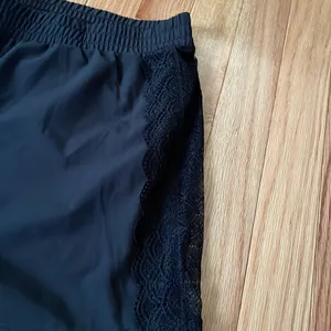 Fabletics Shorts Womens Large Black Pull On Lightweight Running Workout Gym thumbnail 2