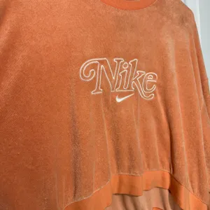 Nike Women's Retro Femme‎ Terry Cropped Crew Sweatshirt XL Velour Track Gorpcore thumbnail 3