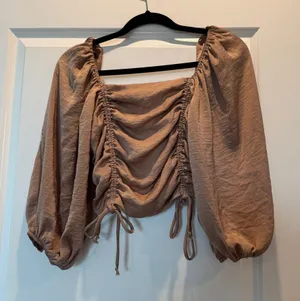 boutique top  thumbnail 1