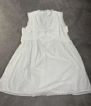 White dress thumbnail 1