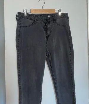 𝅺GRAY Skinny Jeans Size 30 thumbnail 6
