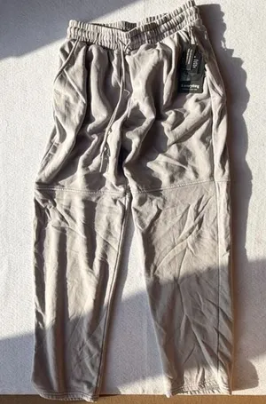 & everything Women's Elastic Waist Casual Sweatpants in Light Brown thumbnail 1