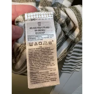Gap Women's Size XS Long Sleeve Cozy Crewneck T-Shirt Olive Green White Stripes thumbnail 10