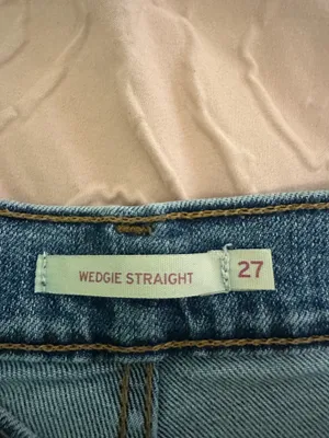 Levi’s Wedgie Straight Jeans thumbnail 3