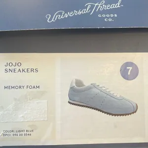 Universal Threads Jojo Light Blue Memory Foam Retro Jogger Sneakers Womens 7 thumbnail 6