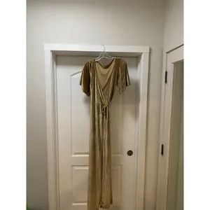 Baltic Born Meghan Dress Womens Medium Gold Velvet Wrap Maxi Short Sleeve Evenin thumbnail 2