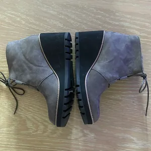 Eileen Fisher Alpine Ankle Bootie Lace Graphite Shearling Leather Size 8.5, NWOT thumbnail 6