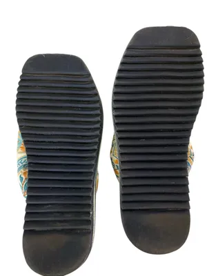 Farm Rio Puffy Sandals women's size 8 thumbnail 3