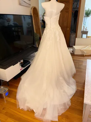 Classic Ivory Strapless Lace & Tulle Wedding Dress thumbnail 7