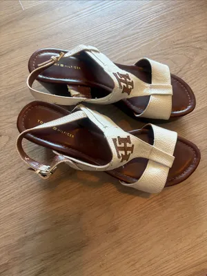 Tommy Hilfiger White Leather T-Strap Logo Sandals thumbnail 4