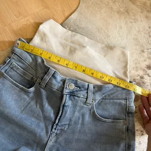 BLANQI Maternity Straight Leg Light Wash Jeans‎ Size 0 thumbnail 6