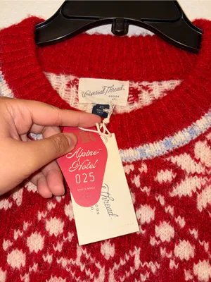 NWT Universal Thread Fair Isle Sweater XS Red White Snowflake Holiday Knit thumbnail 7