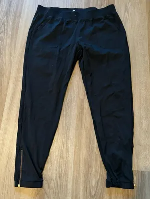 Zyia Active Black Joggers thumbnail 1