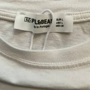 Pull & Bear Graphic Oversized T-Shirt White Casual Streetwear Tee Unisex Size L thumbnail 4